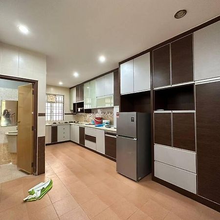 Muslim Suite Home @ Airport Bayan Lepas Penang Exterior foto